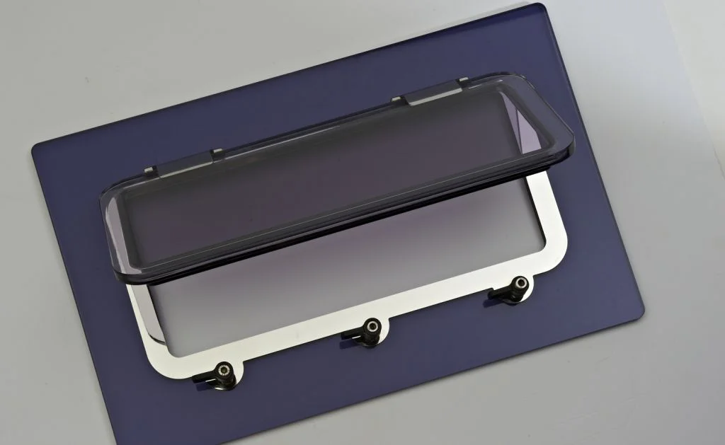 Nemo – FLUSH-MOUNTED RECTANGULAR PORTHOLE – EASY LINE
