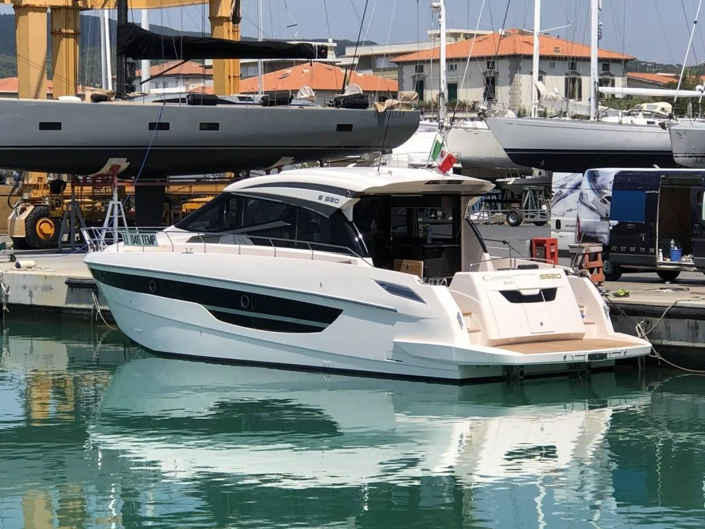 Flag Marine Group – Cayman Yachts S520