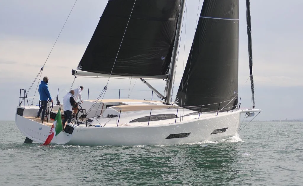 Carbon Line – Eleva The Forty Two