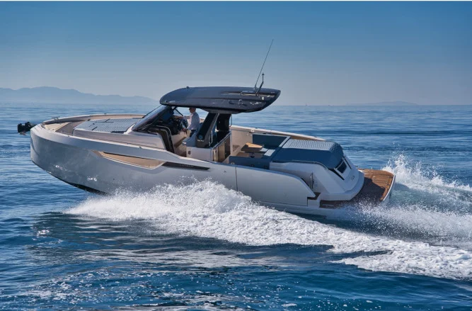 Flag Marine – Cayman Yacht 380 WA